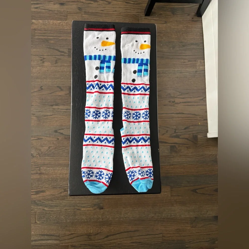SNOWMAN | Winter Patterned Socks - Multicolor Blues & Red | Unisex Size 5-11